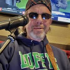 Can an old Yamaha FG-410e guitar be repaired?