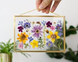This diy is the perfect complement to the botanical resin coasters. Set Of 4 Hanging Double Glass Pressed Flower Brass Frame Floating Herbarium Gold Frame Pressed Flowers Pressed Flower Crafts Pressed Flower Art