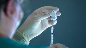 Moderna and janssen (johnson & johnson) vaccines are approved for 18 and up. Should Vaccinated Iowans Wear A Mask And What S Safe To Do