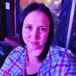 Ashley Kobs's Instagram, Twitter & Facebook