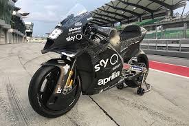 Valentino rossi's riding style has evolved greatly over the duration of his remarkable career. Aprilia Reveals First Pictures Of 2020 Motogp Bike Motogp News Autosport