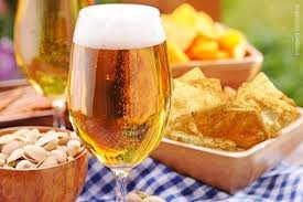 E, mesmo assim, ainda há espaço para inovar, como aconteceu com o bolinho de feijoada, criação da chef kátia barbosa, que virou febre em todo o país. Cerveja E Tira Gosto Petiscos Comida De Boteco Cerveja
