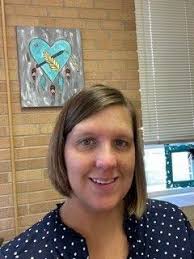 Staff Assembly to host silent auction April 4