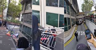 How safe is it to drive in singapore, and how does the valuechampion team took a look at official traffic accident statistics from singapore and other. Serious Accident At Lucky Plaza On Sunday Dec 29 2019 As Car Crashes Through Railing Police Cordons Off Area Mothership Sg News From Singapore Asia And Around The World