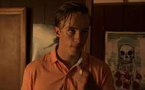 Slated to begin streaming on july 30, the netflix hit is a coming. Why Does Rafe Not Shoot Sarah And Her Friends In Outer Banks