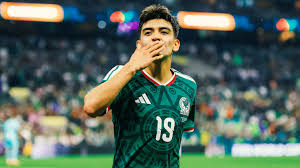 De Manchester United al Arsenal: los grandes clubes europeos que pretenden a Gilberto Mora