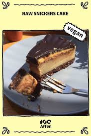 Raw Snickers Cake Veganes Rezept Auf 100affen De Rezept Rezepte Roher Veganer Kuchen Kuchen Rezepte Einfach