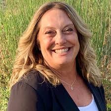 Debra Poston's Instagram, Twitter & Facebook