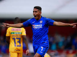 Anotó, asistió y dio una muestra de su habilidad para dominar varias posiciones, teniendo en cuenta que en donde más jugó fue en. Liga Mx Luis Romo El Jugador Que Cruz Azul Desaprovecho Por 10 Anos