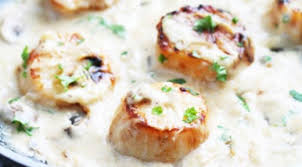 Recette Petoncles En Sauce Cremeuse Aux Champignons Et Brandy Food Recipes Good Food