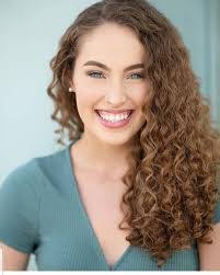 Alana Jones's Instagram, Twitter & Facebook