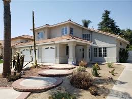 The apartment smelled and have seen several roaches since i got here. 71xnacdbjq Dem