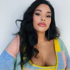 Whitney Wyche's Instagram, Twitter & Facebook