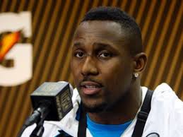 Panthers LB Thomas Davis: 'I'm playing' with broken forearm