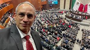 Este es el sueldo y grado de estudios de Claudia Anaya, senadora que pide  juicio contra López Gatell