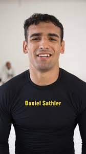 Andy Varela finaliza Davis Asare e está na final do UFC BJJ contra Andrew  Tackett. O episódio está disponível no canal oficial do UFC, no YouTube. 🎥  @ufcfightpassbr