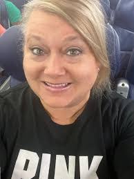 Wendy Bush's Instagram, Twitter & Facebook