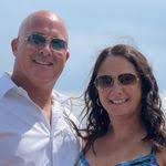 Debbie Lomonaco's Instagram, Twitter & Facebook