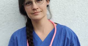 Aschaffenburger Krankenschwester singt gegen Pflegenotstand