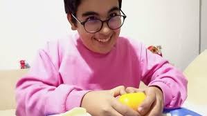 EMİR ROSE Kinder Maxi Sürpriz Yumurta Açıyor