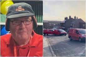 Fleet of mail vans join funeral procession as locals bid farewell to  beloved Coatbridge 'holy postie' Frank McPake