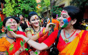Five Unique Festivals Of India You Shouldn T Miss Holi Festival Of Colours Holi Festival Holi Celebration