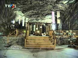 Salina ocnele mari a fost oficial redeschisă luni, după ce în urmă cu o lună şi jumătate activitatea turistică a fost sistată pentru a fi reevaluat planul pe linie de salina ocnele mari este unul din cele mai căutate obiective turistice din judeţul vâlcea, situat în ocnele mari, la 3 km de râmnicu vâlcea. Salina Ocnele Mari Youtube