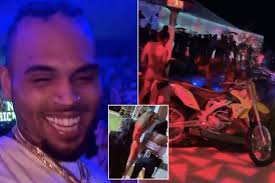 Few details have been released, but tmz reported that the woman alleged that brown smacked her in the head hard enough for her hair weave to fall out. Chris Brown Latest News Views Gossip Pictures Video The Mirror