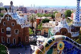 Le port de barcelone est situé au sud de barcelone en catalogne, espagne. Billet Pour Le Parc Guell A Barcelone Klook