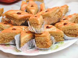 Recette De Baklawa Maison Un Gateau Traditionnel Algerien Felcouzina Gateau Traditionnel Algerien Gateau Traditionnel Alimentation