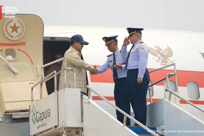 PRESIDEN PRABOWO TERBANG KE KALIMANTAN, TEKANKAN PENANGANAN TOTAL DAN TINDAK TEGAS PELAKU KARHUTLA