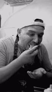 Bob... tranquillo non ti ha visto nessuno! 😜 Ma come si fa a resistere??