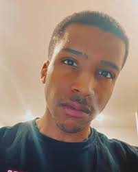 𝐴𝑣𝑒𝑟𝑦 𝑅𝑜𝑦𝑎𝑙 (@averyroyal) • Instagram photos and videos