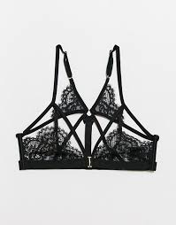Sexy, fine lingerie including balconette and sheer bras, plus size bras and lace panties for women of *by deselecting package protection, lavinia lingerie is not liable for lost, damaged, or stolen items. Hunkemoller Jenny Cut Out Lace Bralette With Back Detail In Black Evesham Nj