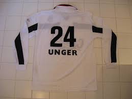 The wall should be dry, light, smooth, clean, and free of dust. Schwarz Weiss Bregenz Home Fussball Trikots 1998 1999