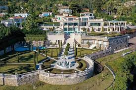 The list is in descending order. The Top 22 Most Expensive Houses In The World Listed For Sale In 2021 From The La Mansion With A History Of Celebrity Owners To Venetian Palace In Cannes
