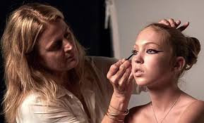 KATE MOSS'UN KIZI MARC JACOBS BEAUTY'NİN YÜZÜ OLDU| Alem Dergisi