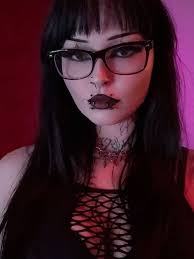 Glasses or no glasses?