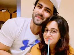 As many are aware, shoaib is a fitness freak. Fan Complains Shoaib Ibrahim Doesn T Help Wife Dipika Kakar In Household Chores Read His Response Times Of India