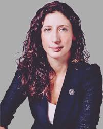 Ivone Martinez is a CENTURY 21® agent in Seixal, Portugal