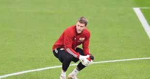 The absence paves the way for loris karius to finally start in the bundesliga for the first time since 2016. Is His Future Decided Now De24 News English