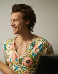 Harry styles plays with adorable baby animals in new gucci campaign: Exclusive Harry Styles Tells All On Gucci S New Fragrance Memoire Dazed Beauty