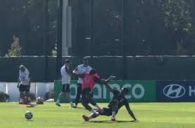 Entrada de Casemiro em Endrick repercute nas redes durante treino da Seleção