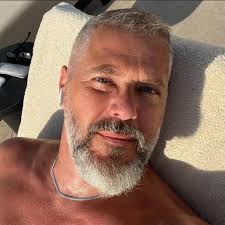 Okay guys now comes the question: who is messmer's father?