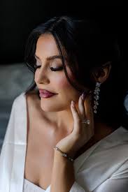 Hello! I'm recently engaged and starting to have all of the thoughts!  Something that I've been anxious about is makeup