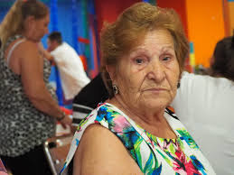 Hola Mami ya casi la hora del día de la madre y tu no estás. Pero te envío  mi felicitación al Cielo a esa estrella 🌟 tan brillante, que eres tu y