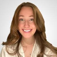 Holly Batzel's Instagram, Twitter & Facebook