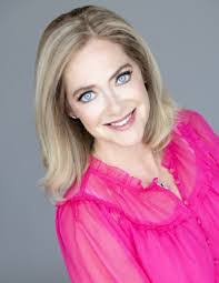 Dora Deras's Instagram, Twitter & Facebook