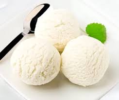 Monter la crème en chantilly avec la poudre de flan en ajoutant le sucre progressivement. Glace Cremeuse Au Yaourt A La Vanille 5 Minutes Sans Sorbetiere Culture Crunch