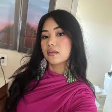 Elizabeth Kue's Instagram, Twitter & Facebook